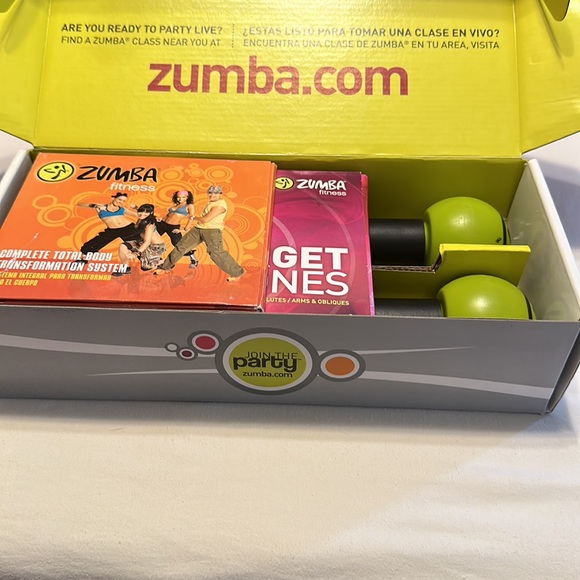 DVD Fitness Zumba workouts. Comes with fitness fitness toning sticks. - Picture 3 of 4